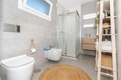 Moradia T4 para Arrendamento em Fernao Ferro