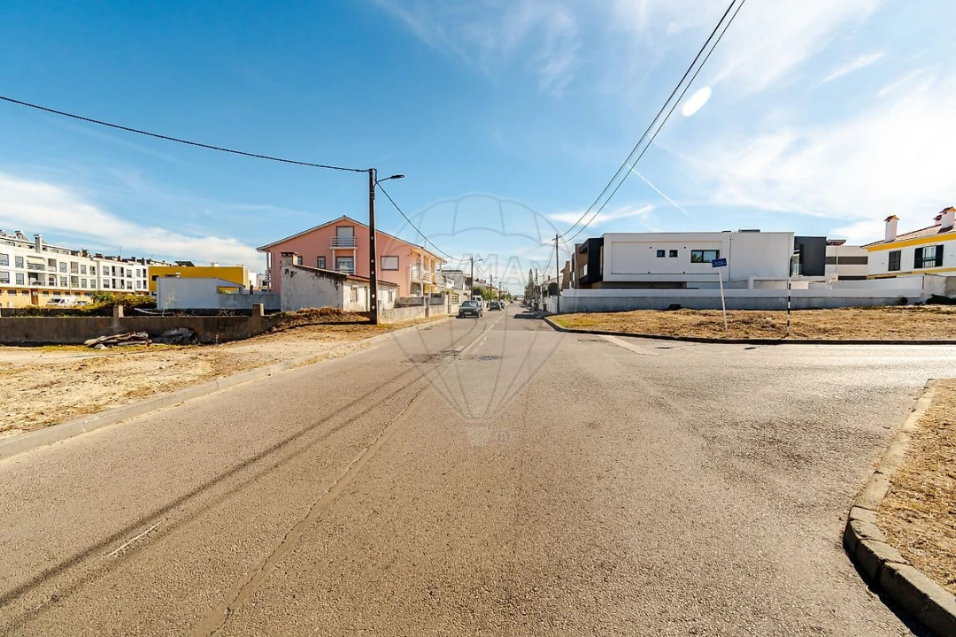 Moradia T4 para Arrendamento em Fernao Ferro Foto 24