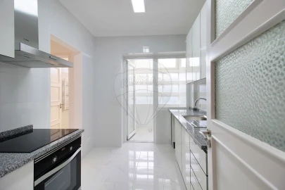 Apartamento T3 para Arrendamento em Olivais