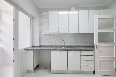 Apartamento T3 para Arrendamento em Olivais