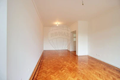 Apartamento T3 para Arrendamento em Olivais