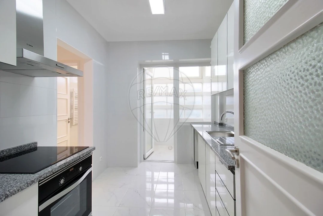 Apartamento T3 para Arrendamento em Olivais Foto 1