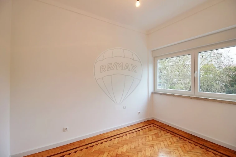 Apartamento T3 para Arrendamento em Olivais Foto 12