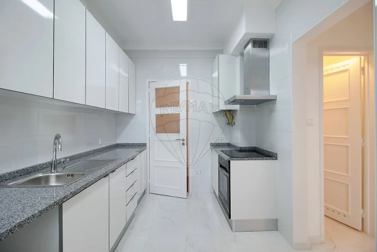 Apartamento T3 para Arrendamento em Olivais Foto 10