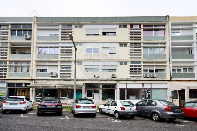 Apartamento T3 para Arrendamento em Olivais Foto 13