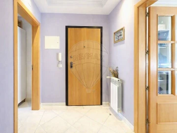 Apartamento T3 para Venda em Carregado e Cadafais
