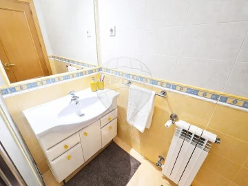 Apartamento T3 para Venda em Carregado e Cadafais
