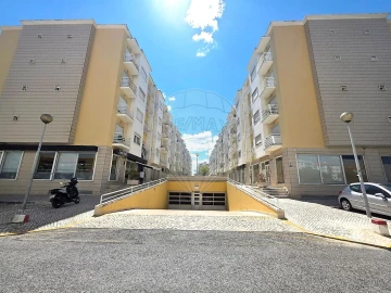 Apartamento T3 para Venda em Carregado e Cadafais