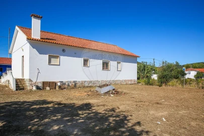 Moradia T2 para Venda em Santo Quintino