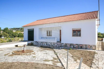 Moradia T2 para Venda em Santo Quintino