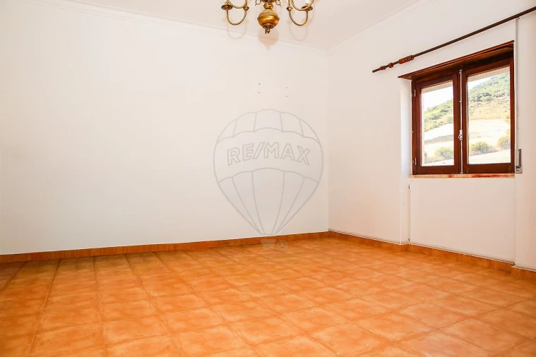 Moradia T2 para Venda em Santo Quintino Foto 14