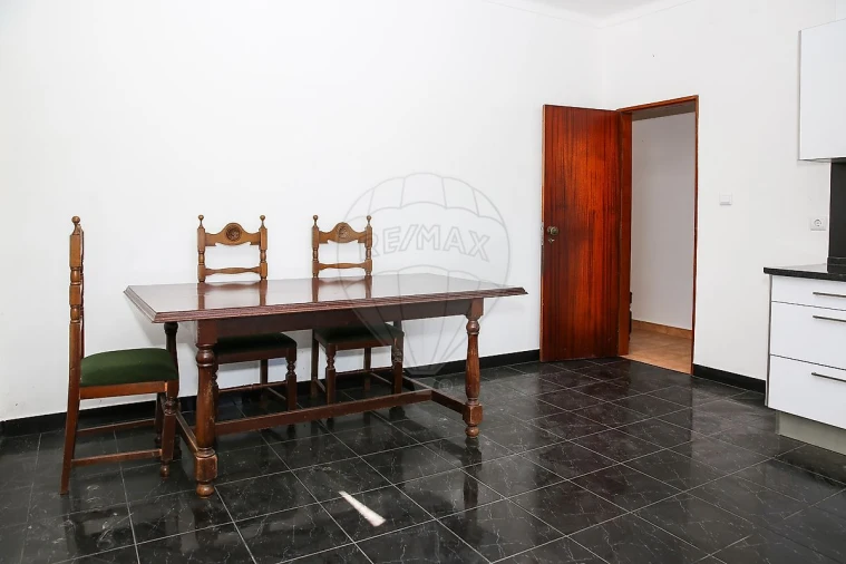 Moradia T2 para Venda em Santo Quintino Foto 9