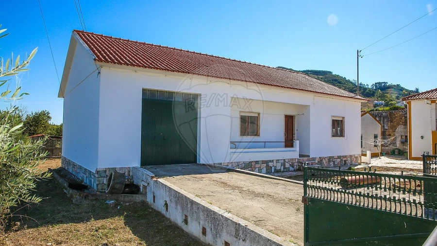 Moradia T2 para Venda em Santo Quintino