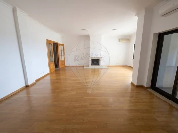 Apartamento T4 para Venda em Marvila, Ribeira Santarém, São Salvador, São Nicolau