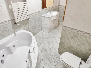 Apartamento T4 para Venda em Marvila, Ribeira Santarém, São Salvador, São Nicolau
