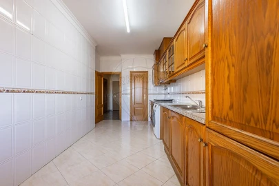 Apartamento T4 para Venda em Marvila, Ribeira Santarém, São Salvador, São Nicolau