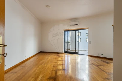 Apartamento T4 para Venda em Marvila, Ribeira Santarém, São Salvador, São Nicolau