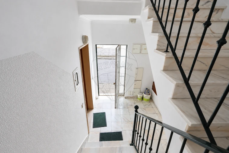 Apartamento T2 para Venda em Fazendas de Almeirim Foto 3