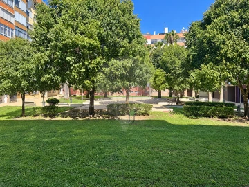 Apartamento T1 para Venda em Oeiras e São Julião da Barra, Paço de Arcos e Caxias