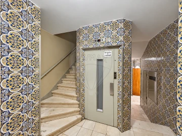 Apartamento T1 para Venda em Oeiras e São Julião da Barra, Paço de Arcos e Caxias