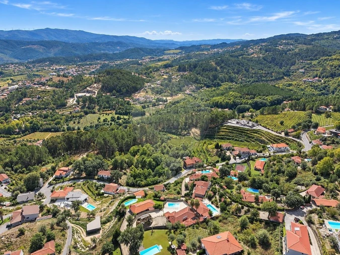 Quinta T5 para Venda em Britelo, Gémeos e Ourilhe Foto 3