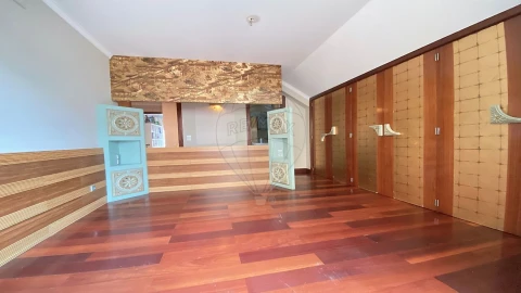 Apartamento T5 para Venda em Cedofeita, Santo Ildefonso, Sé, Miragaia, São Nicolau e Vitória