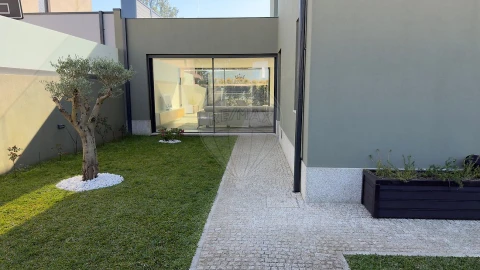 Moradia T3 para Venda em Azurara