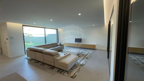 Moradia T3 para Venda em Azurara
