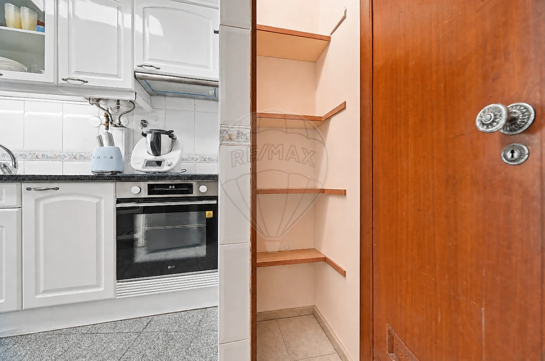 Apartamento T2 para Venda em Algés, Linda-A-Velha e Cruz Quebrada-Dafundo Foto 30