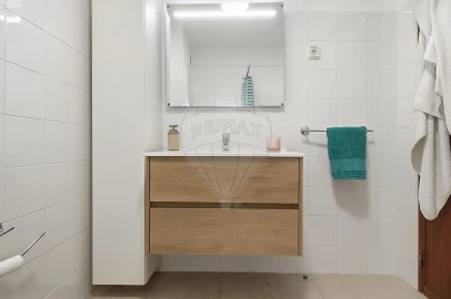 Apartamento T2 para Venda em Algés, Linda-A-Velha e Cruz Quebrada-Dafundo