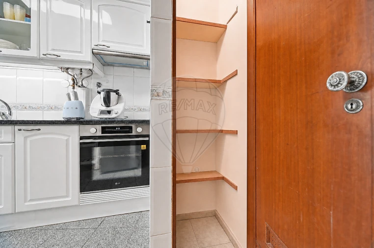 Apartamento T2 para Venda em Algés, Linda-A-Velha e Cruz Quebrada-Dafundo Foto 30