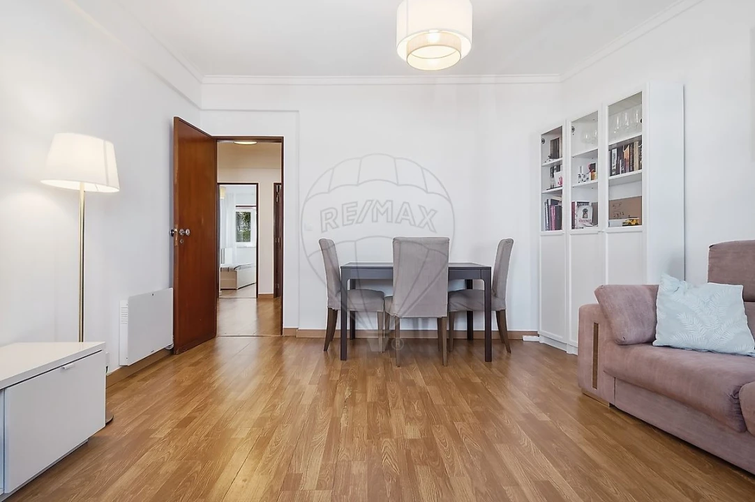 Apartamento T2 para Venda em Algés, Linda-A-Velha e Cruz Quebrada-Dafundo Foto 7