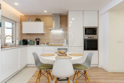 Apartamento T2 para Arrendamento em Seixal, Arrentela e Aldeia de Paio Pires
