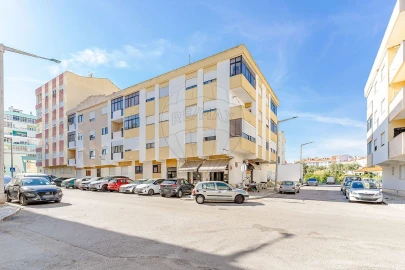 Apartamento T2 para Arrendamento em Seixal, Arrentela e Aldeia de Paio Pires
