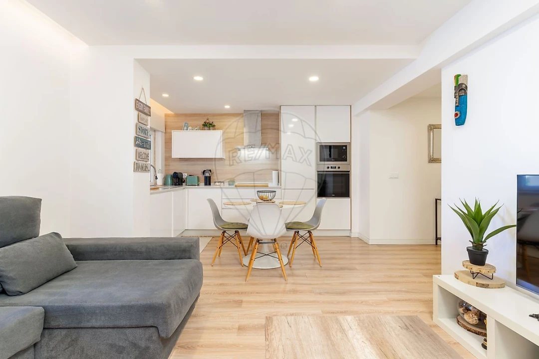 Apartamento T2 para Arrendamento em Seixal, Arrentela e Aldeia de Paio Pires Foto 10