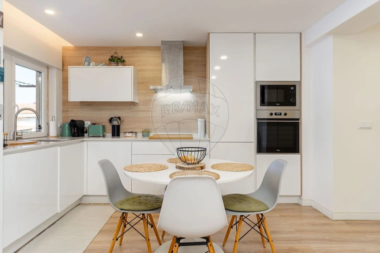 Apartamento T2 para Arrendamento em Seixal, Arrentela e Aldeia de Paio Pires Foto 11