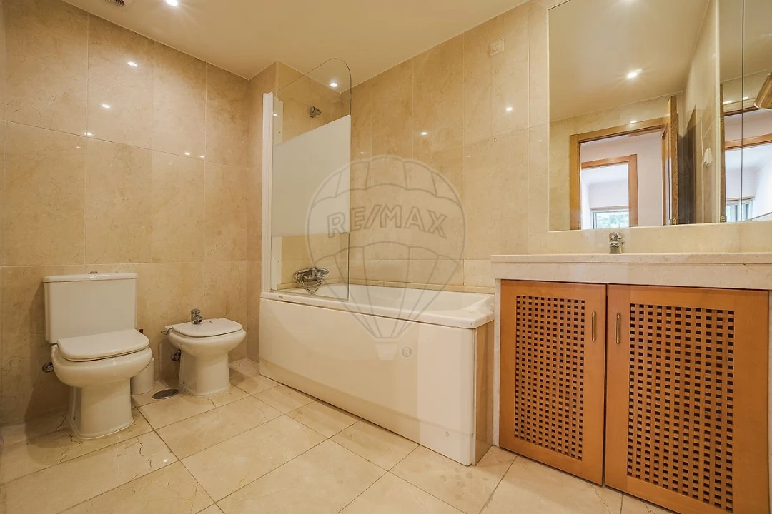 Apartamento T2 para Arrendamento em Benfica Foto 7