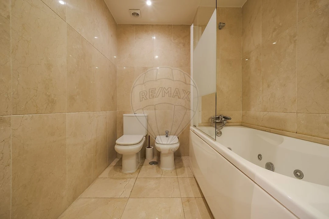 Apartamento T2 para Arrendamento em Benfica Foto 5