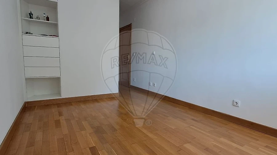 Apartamento T2 para Arrendamento em Benfica