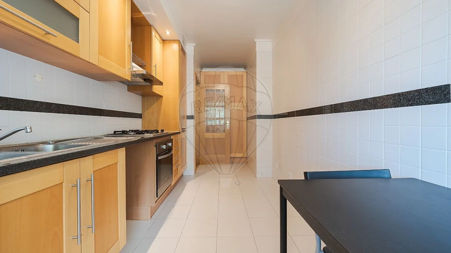 Apartamento T2 para Arrendamento em Benfica