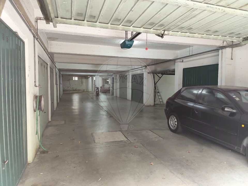 Garagem para Venda em Santa Maria e São Miguel, São Martinho, São Pedro Penaferrim Foto 9