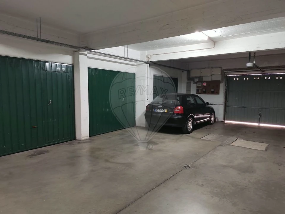 Garagem para Venda em Santa Maria e São Miguel, São Martinho, São Pedro Penaferrim Foto 6