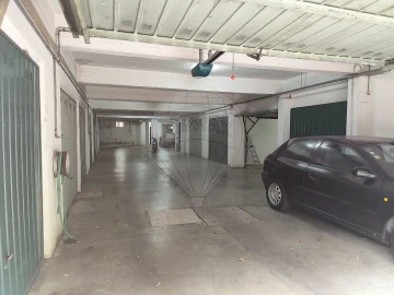 Garagem para Venda em Santa Maria e São Miguel, São Martinho, São Pedro Penaferrim