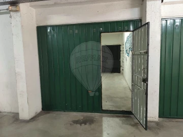 Garagem para Venda em Santa Maria e São Miguel, São Martinho, São Pedro Penaferrim