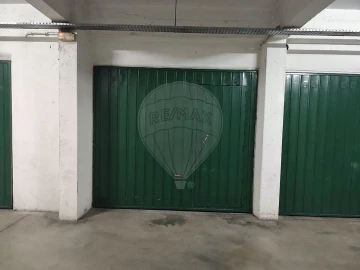 Garagem para Venda em Santa Maria e São Miguel, São Martinho, São Pedro Penaferrim