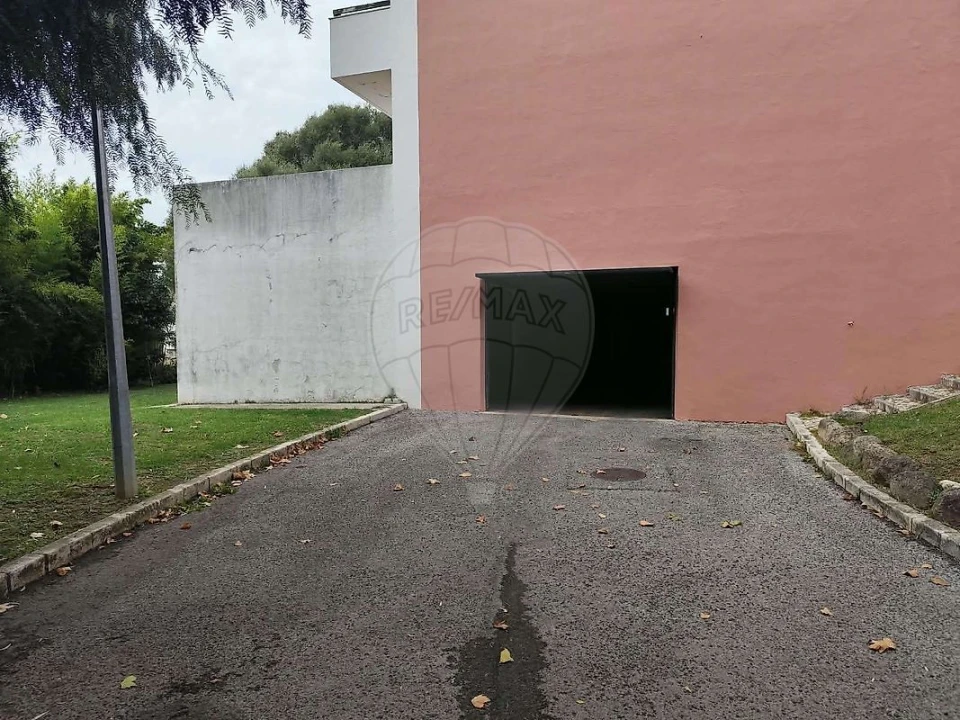Garagem para Venda em Santa Maria e São Miguel, São Martinho, São Pedro Penaferrim Foto 11