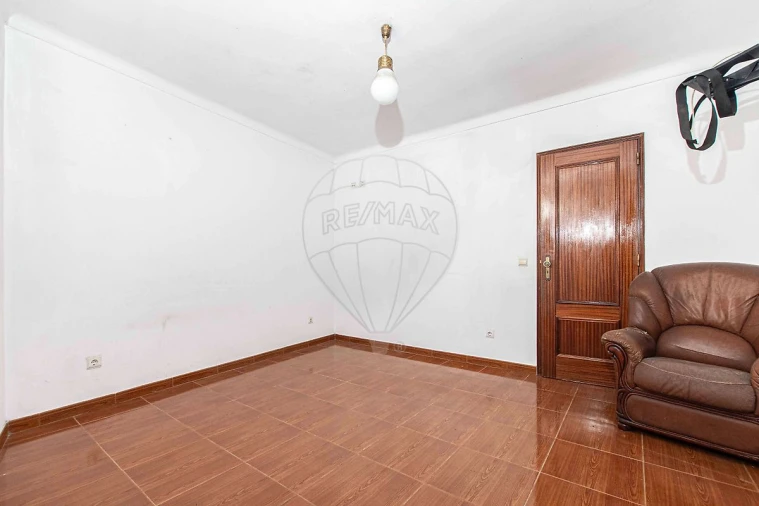 Moradia T3 para Venda em Santa Maria e São Miguel, São Martinho, São Pedro Penaferrim Foto 11