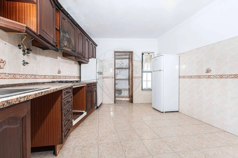 Moradia T3 para Venda em Santa Maria e São Miguel, São Martinho, São Pedro Penaferrim Foto 4