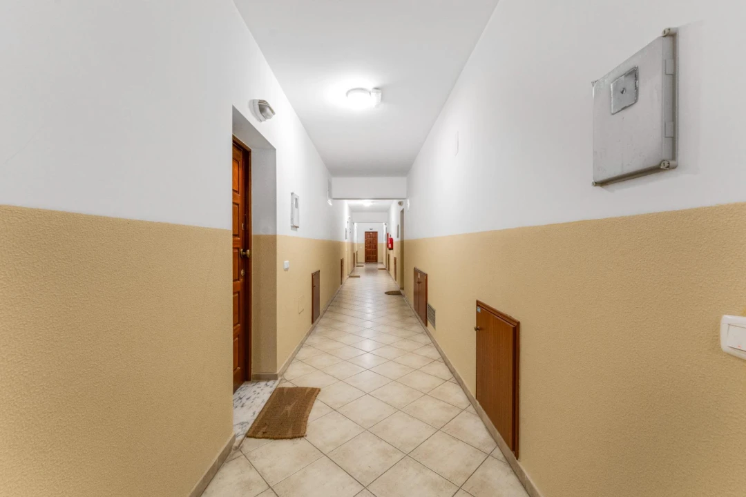 Apartamento T2 para Venda em Portimão Foto 16