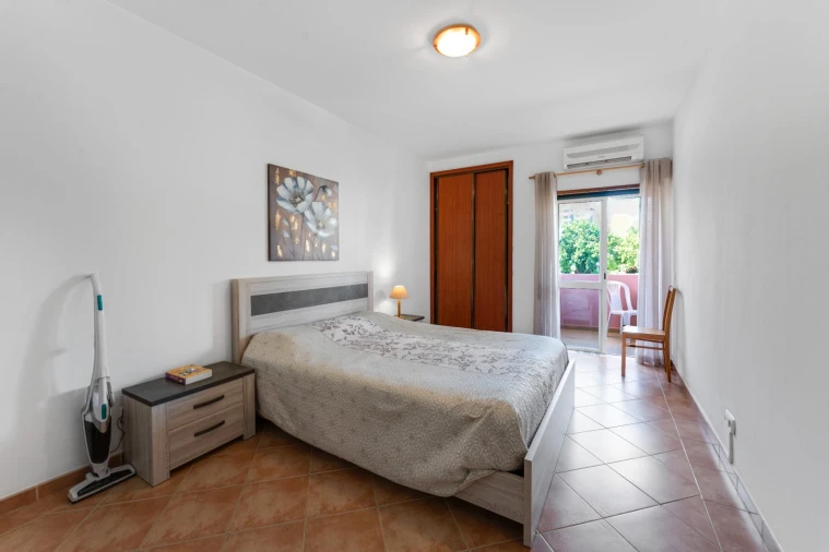 Apartamento T2 para Venda em Portimão Foto 11